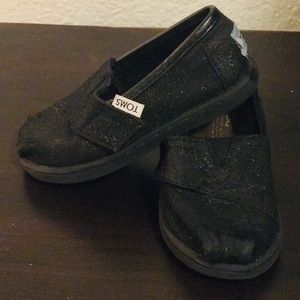 Toms